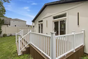 109 Nassau Dr, Albertson, NY 11507 - Photo 22
