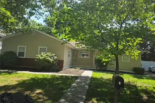 7 Roosevelt Ave, Greenlawn, NY 11740 - Photo 2