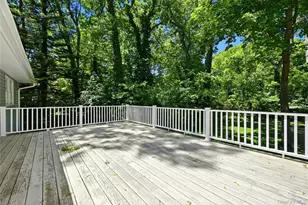34 Bolan Dr, Huntington Station, NY 11746 - Photo 38