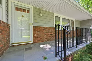 34 Bolan Dr, Huntington Station, NY 11746 - Photo 6