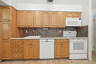34 Bolan Dr, Huntington Station, NY 11746 - Photo 22