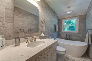 3 Hunter Ct, Dix Hills, NY 11746 - Photo 20