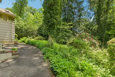 47 Mayfair Drive, Huntington, NY 11743 - Photo 28
