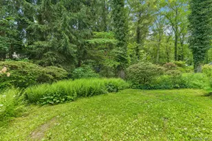 47 Mayfair Dr, Huntington, NY 11743 - Photo 30
