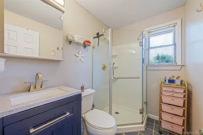 20 Rochelle Court, Amityville, NY 11701 - Photo 32