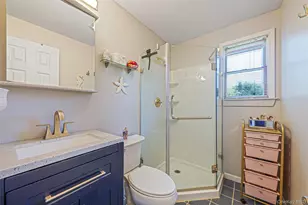 20 Rochelle Ct, Amityville, NY 11701 - Photo 32