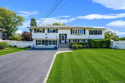 20 Rochelle Court, Amityville, NY 11701 - Photo 1