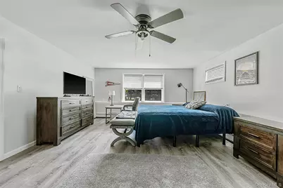 20 Rochelle Court, Amityville, NY 11701 - Photo 10