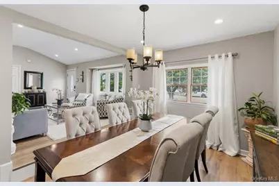 282 W 22nd Street, Deer Park, NY 11729 - Photo 8