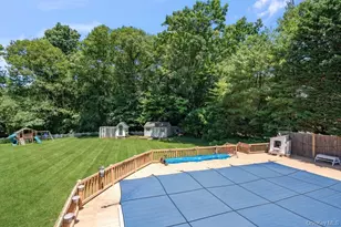 27 Hennessy Dr Dr, Huntington, NY 11743 - Photo 30