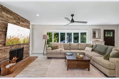 27 Hennessy Drive Drive, Huntington, NY 11743 - Photo 6