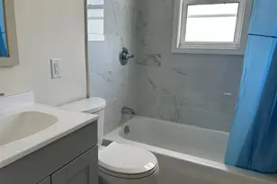 32 Gables Dr, Hicksville, NY 11801 - Photo 20