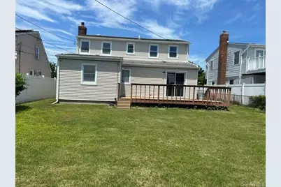 32 Gables Drive, Hicksville, NY 11801 - Photo 4