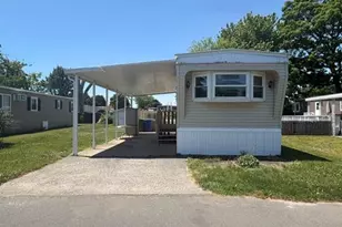 70 Revere Dr, Bohemia, NY 11716 - Photo 2