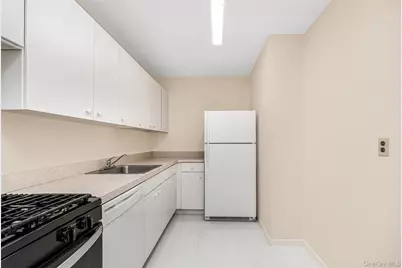 1155 Warburton Avenue #2S, Yonkers, NY 10701 - Photo 6