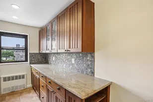 266 Pelham Rd, New Rochelle, NY 10805 - Photo 14