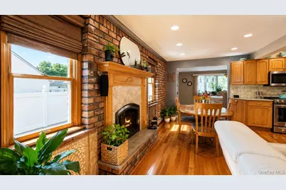 113 Duffy Place, West Islip, NY 11795 - Photo 6