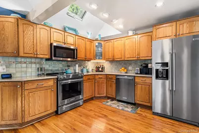 113 Duffy Place, West Islip, NY 11795 - Photo 8