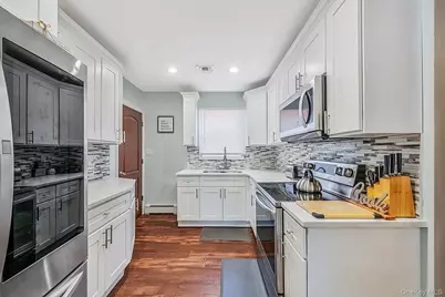 9 Sylvan Street, Bay Shore, NY 11706 - Photo 8