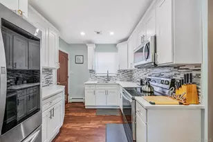 9 Sylvan St, Bay Shore, NY 11706 - Photo 8