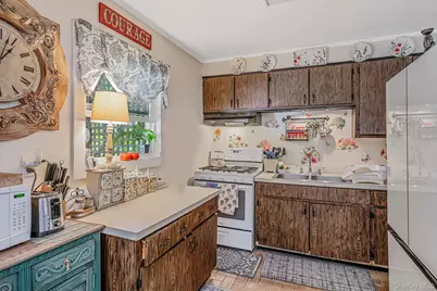 58 Royal Avenue, Flanders, NY 11901 - Photo 10