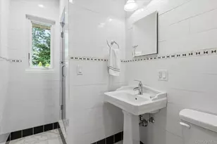 42 Cliff Rd, Port Jefferson, NY 11777 - Photo 14