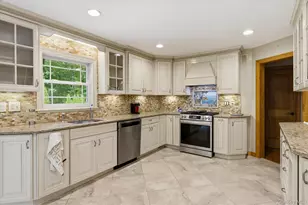 42 Cliff Rd, Port Jefferson, NY 11777 - Photo 12