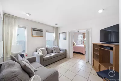 21-08 Ditmars Boulevard, Astoria, NY 11105 - Photo 4
