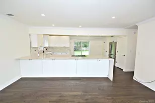 16 Lincoln Dr, Oakdale, NY 11769 - Photo 22