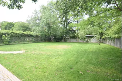 16 Lincoln Drive, Oakdale, NY 11769 - Photo 24