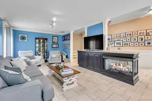 10 Elf Ct, Bohemia, NY 11716 - Photo 6