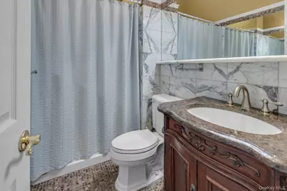 10 Elf Court, Bohemia, NY 11716 - Photo 14