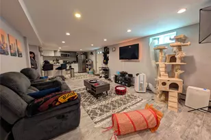 643 Midvale Ave, East Meadow, NY 11554 - Photo 8