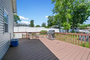 9 Pinedale Ave, Farmingville, NY 11738 - Photo 16