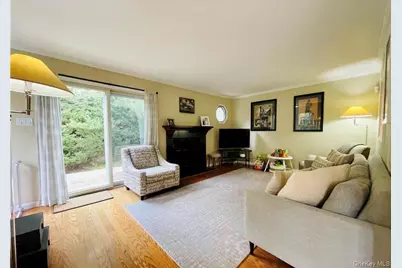 301 Kensington Way, Mount Kisco, NY 10549 - Photo 12