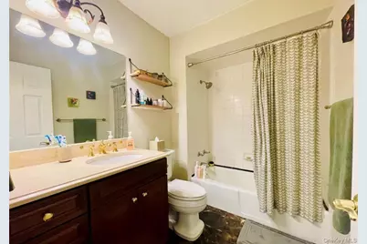 301 Kensington Way, Mount Kisco, NY 10549 - Photo 20