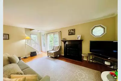 301 Kensington Way, Mount Kisco, NY 10549 - Photo 14