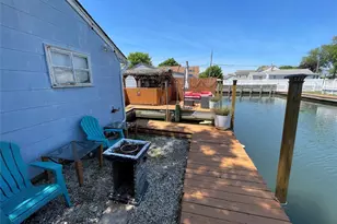 812 S 6th St, Lindenhurst, NY 11757 - Photo 16