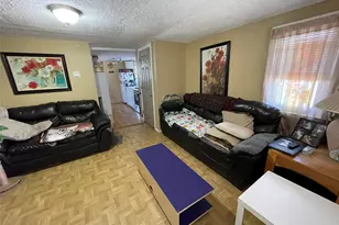 812 S 6th St, Lindenhurst, NY 11757 - Photo 4