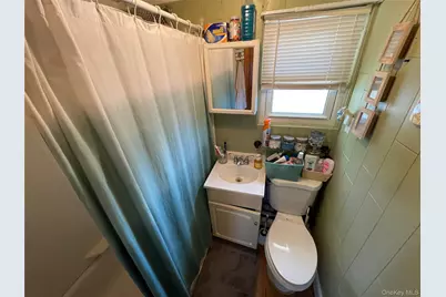 812 S 6th Street, Lindenhurst, NY 11757 - Photo 10