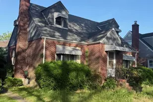 38 Pearl St, New Hyde Park, NY 11040 - Photo 2