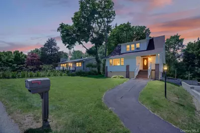 7 Walnut Street, Poughkeepsie, NY 12601 - Photo 1