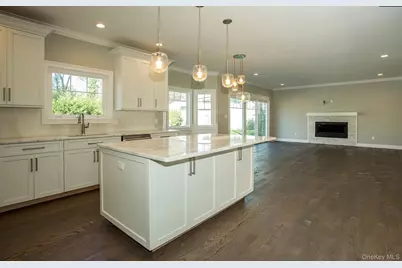 28 Fern Drive E, Jericho, NY 11753 - Photo 2