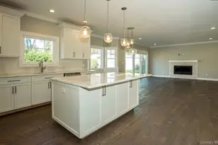 28 Fern Dr E, Jericho, NY 11753 - Photo 2