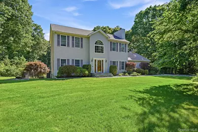 4 Briar Ridge Lane, Putnam Valley, NY 10579 - Photo 2
