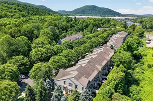801 Huntington Dr, Fishkill, NY 12524 - Photo 40