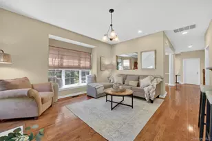 801 Huntington Dr, Fishkill, NY 12524 - Photo 10
