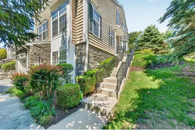 801 Huntington Drive, Fishkill, NY 12524 - Photo 2