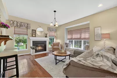 801 Huntington Drive, Fishkill, NY 12524 - Photo 8