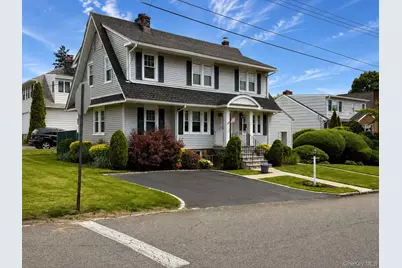 118 Gaylor Road, Scarsdale, NY 10583 - Photo 2